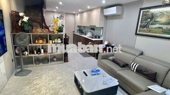 BÁN NHÀ-CẦU GIẤY-NGÕ TRƯỚC NHÀ RỘNG-XÁCH VALI VÀO Ở LUÔN