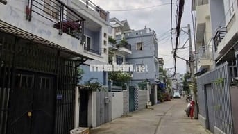 Cho thuê nhà HXH ngay chợ Tân Thuận - 4x13m 2PN 2WC - Giá 11 triệu