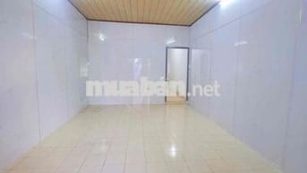 cho Thue nha nguyên căn hem thông 1 p ngủ gần chợ đêm biên hùng d ô tô