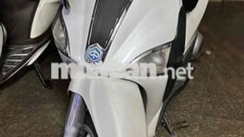 xe Liberty trắng