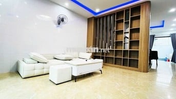 NHÀ 3PN 5 PHÒNG TẮM GẦN BIỂN KHU VỰC LIÊN CHIỂU