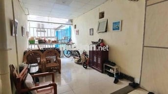 Bán tập thể Phạm Văn Đồng, 140m2, 4n, 3vs. Giá 4.4 tỷ