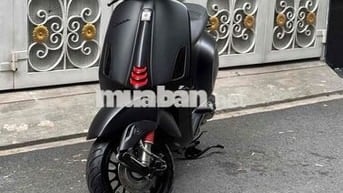 Vespa sprint S 125 đen sporty led 2 tầng