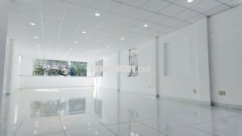Cho thuê văn phòng mặt tiền đường Ung Văn Khiêm,dt 105m²