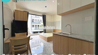 Căn Hộ Cửa Sổ Trời Full Nội Thất Ngay Hàng Xanh Gần Hutech, GTVT