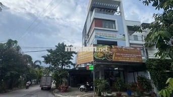 Cho thuê nhà căn góc gần ủy ban Phú Mỹ