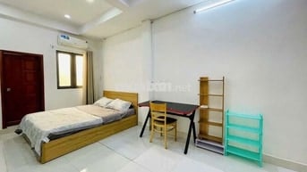 Phòng hơn 30m2 full nội thất Trần Văn Đang Quận 3 giáp CMT8 Quận 10