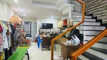 Nhà kiệt 3 tầng trung tâm, 4 phòng ngủ, cách đường Huỳnh Ngọc Huệ 20m