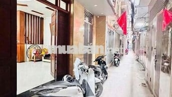 7,5 TỶ-NHÀ NGÕ 79 CẦU GIẤY-28M-5 TẦNG-CÁCH Ô TÔ 1OM-NGÕ BA GÁC .