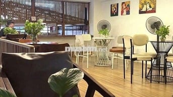 Góc 2Mặt Tiền Kinh doanh Tân Bình , khu vực sầm uất đông đúc....