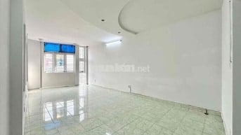 PHÒNG 35m2 ĐỐI DIỆN LOTTE MART NGUYỄN VĂN LƯỢNG - Sơn sửa như mới