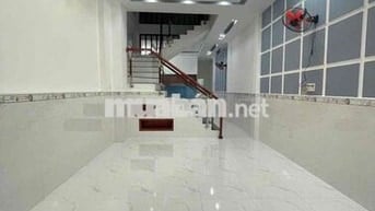 Nhà lầu mới 3 phòng 3 máy lạnh KDC Hàng Bàng