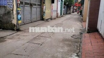 Kinh doanh sầu uất, ô tô tránh Liên Ninh Ngũ Hiệp gần 70m chỉ 8.9 tỷ