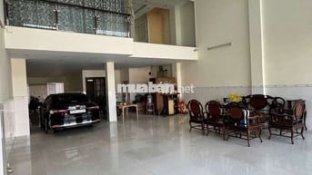 CHO THUÊ TOÀ NHÀ 8X26(TRỆT+LỬNG+4LẦU+THANG MÁY) SÀN TRỐNG SUỐT