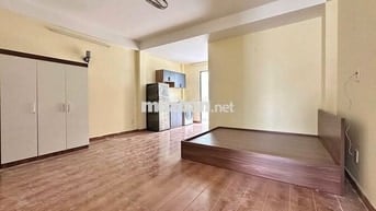 CHO THUÊ CHDV FULL NỘI THẤT CÓ BANCOL RIÊNG RỘNG HƠN 40M2 GẦN CỘNG HÒA