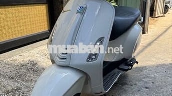 Cần bán vespa sprint trắng 2023 mới chạy 8000km