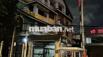 Cho thuê nhà mặt tiền đường Trường Chinh, dt 8x18m, đúc 1trệt 2 lầu,
