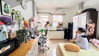 PASS GẤP STUDIO BAN CÔNG CỬA SỔ LỚN FULL TIỆN NGHI NGAY HOÀNG SA QUẬN1