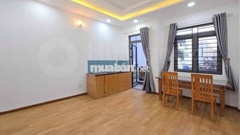Khai trương bancol cửa sổ siêu đẹp ngay gần cầu NGuyễn Thị Thập
