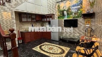 NHÀ NGUYÊN CĂN x 32m² x 3 tầng - Đầy đủ nội thất {Yên Phụ - Tây Hồ}