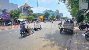 Bán nhà mặt tiền ngang 4,3M, nở hậu 5,7M, dài 17M, 2 tầng, DTSD 78M2