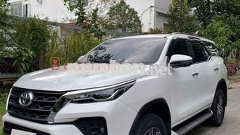 Toyota Fortuner 2.4L 4x2 AT 2022 Trắng