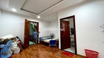 Nhà phố 5x22m Hầm 4 tầng (4PN 5WC), sẵn nội thất ở máy lạnh. Giá 35 tr