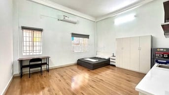Studio cửa sổ trời phòng siêu rộng ngay tại Lý Phục Man Q7 gần KCX,Q1