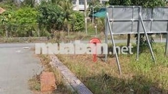 890 triệu – mua được lô góc 2 mặt tiền ngay trung tâm Bình Chánh - SHR