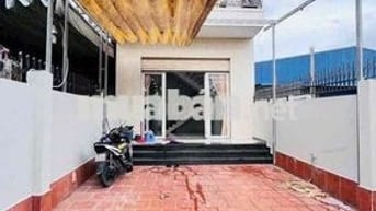 NHÀ RỘNG GẦN TRƯỜNG CẤP 1..2..3. TRỆT 2 LẦU 4PN 3WC. SÂN XE TẢI