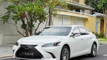 Lexus ES 2023 300h - 20000 km