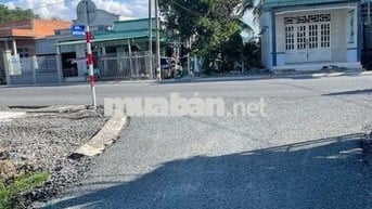 Bán đất có 3 căn nhà, 2 mặt tiền trước sau