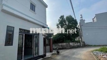 bán nhà mới xây sổ riêng giá rẻ gần chợ hoá an. dt 68m2 giá 2tỷ650