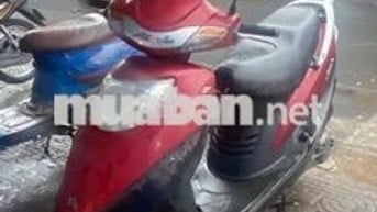 Attila chân bấm rất đẹp