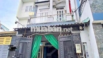Cho thuê nhà 3 tầng (4m x 15m) có 4 phòng ngủ hướng Tây 7 triệu