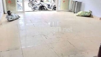 Nhà mặt tiền đường đông đúc gần chợ phù hợp kinh doanh buonban 3pn3wc