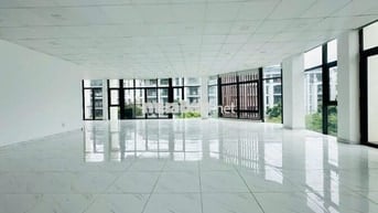 Tầng 3 (160m2) Căn góc trục chính Vạn Phúc, đường lớn 35m. Giá 25 tr