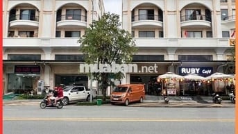 Cho thuê nguyên căn 7x21m, phù hợp văn phòng, showroom – Vạn Phúc City
