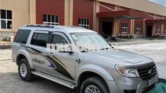Ford Everest 2010 2.5L 4x4 MT - 200000 km