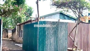 Bán 230m2, mặt tiền 11m, nhà 90m2, gần cầu THĐ. Mặt đường Giếng Nhật