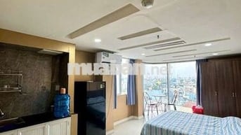 Căn hộ dịch vụ có bancol ngay tại trung tâm quận 5