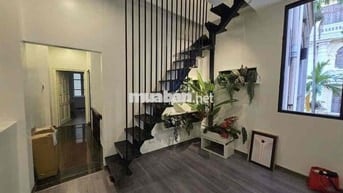 BÁN NHÀ CẦU GIẤY -VUÔNG VỨC NỞ HẬU