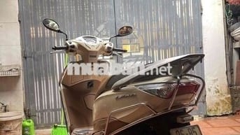 cần bán nhanh xe honda lead vàng kem