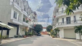 Bán nhà tặng đất. Tại khu nhà ở Ăn Phú,Thụân An.