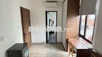 STUDIO FULL NỘI THẤT, CỬA SỔ TRỜI THOÁNG MÁT GẦN TRƯỜNG SA TIỆN QUA Q1