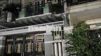NHỈNH 5TỶ NHÀ MỚI GẦN PHAN VĂN HỚN NGANG 5m Có 4 PHÒNG HẺM Ô TÔ