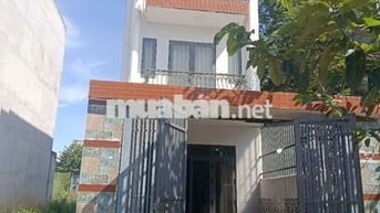 Cho thuê nhà 2lầu 4PN giá 9tr phường uyên hưng tân uyên bình dương