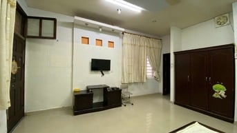 Cho thuê nhà riêng Nguyễn Ngọc Vũ - 82m2x3 tầng, 4PN