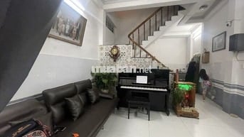 Nhỉnh 4 tỷ sở hữu ngay nhà 3 tầng kiên cố ở Núi Thành