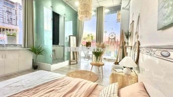 Căn hộ dịch vụ ban công ngay Lâm Văn Bền